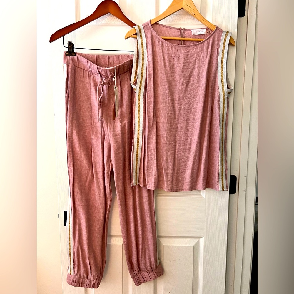 2 piece jogger set in pink